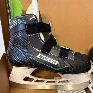 Bauer Youth Ice Skates XLS- *practically new!*